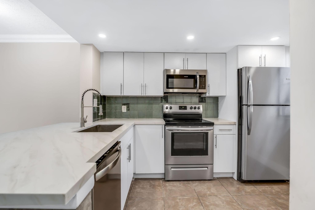 5200 Nw 31st Avenue - Photo 15