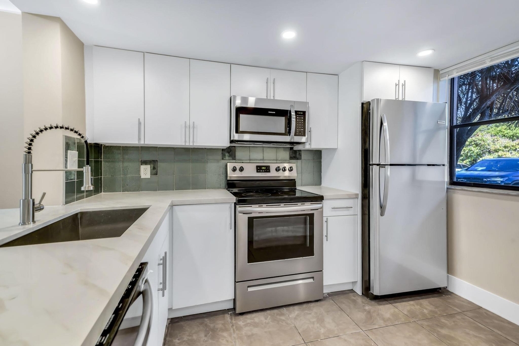 5200 Nw 31st Avenue - Photo 17