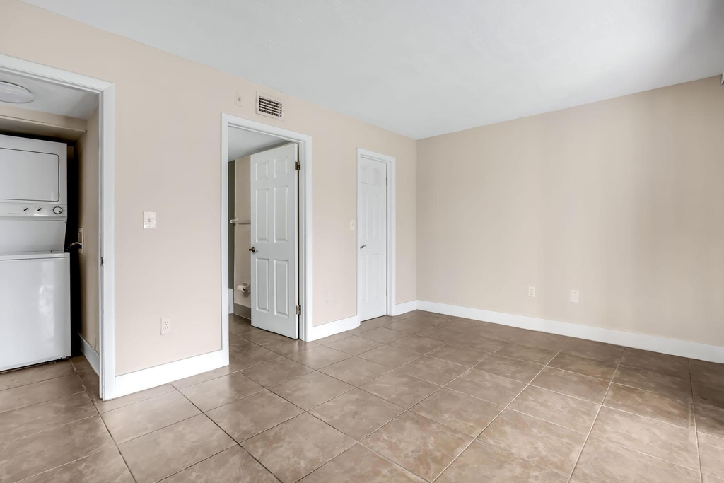 5200 Nw 31st Avenue - Photo 9