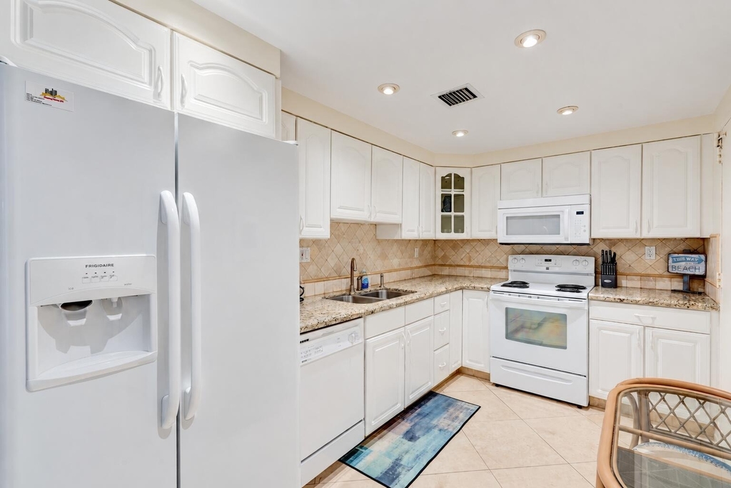4250 Galt Ocean Drive - Photo 32