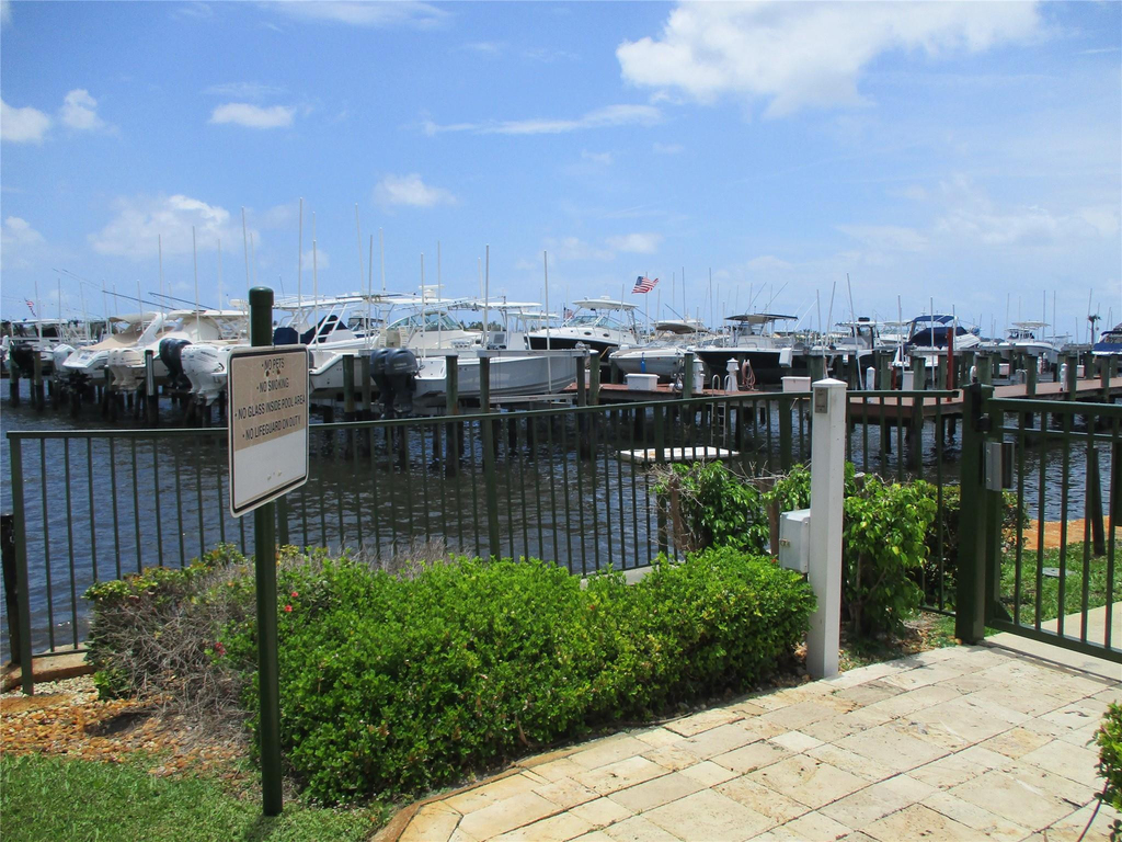 123 Yacht Club Way - Photo 30