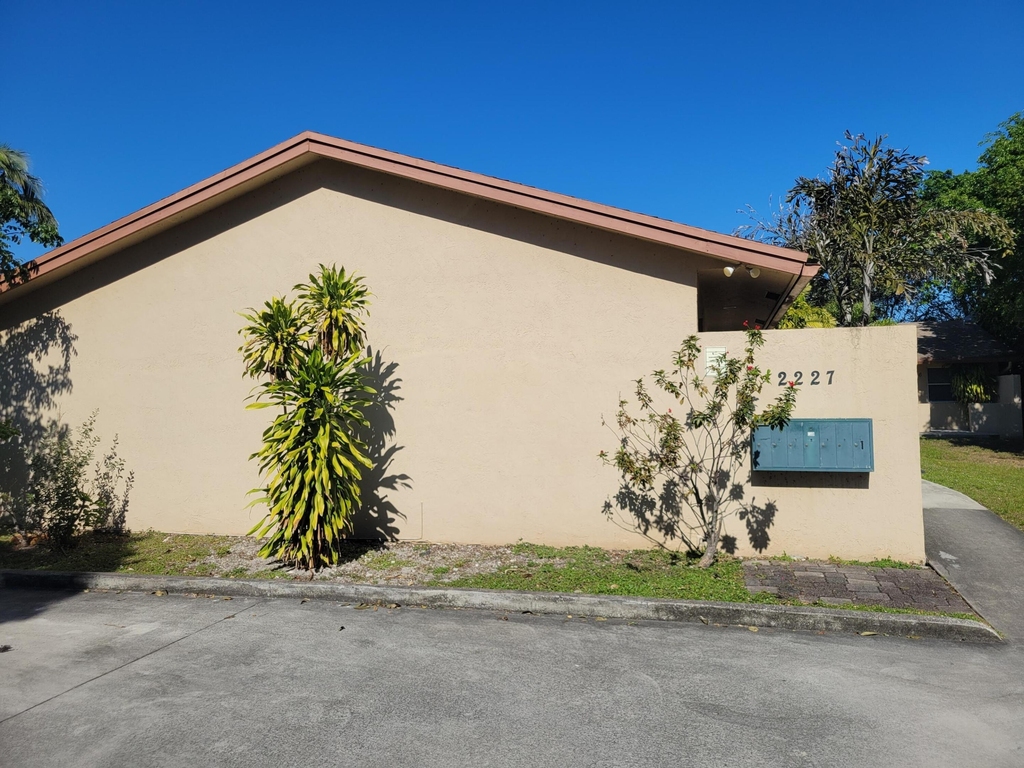 2227 Monroe Street - Photo 1