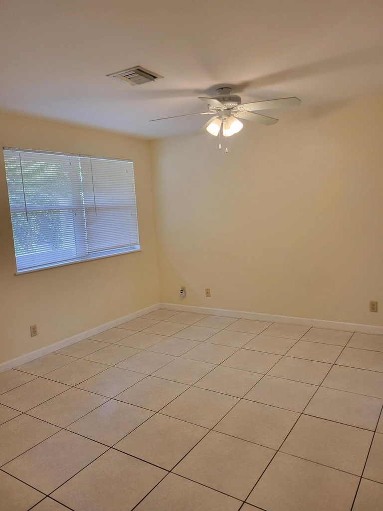 2227 Monroe Street - Photo 3