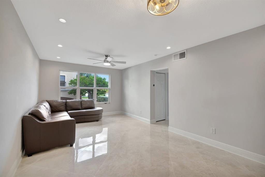 2400 Ne 33rd Avenue - Photo 4