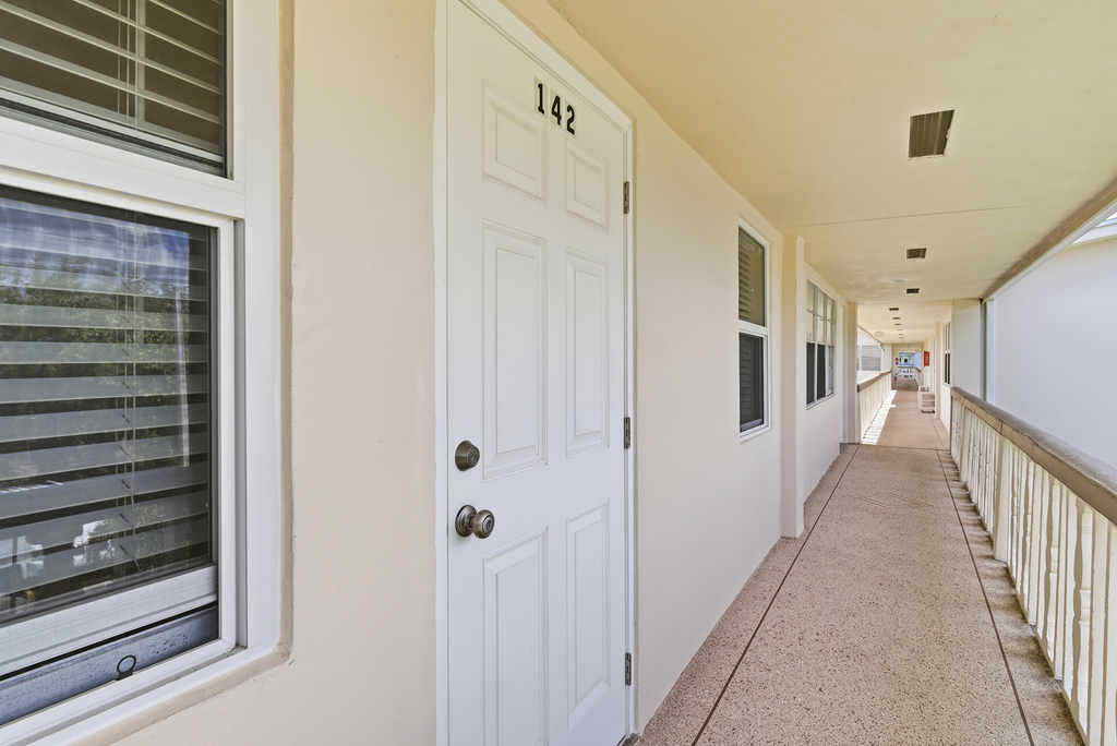 142 Norwich F - Photo 2