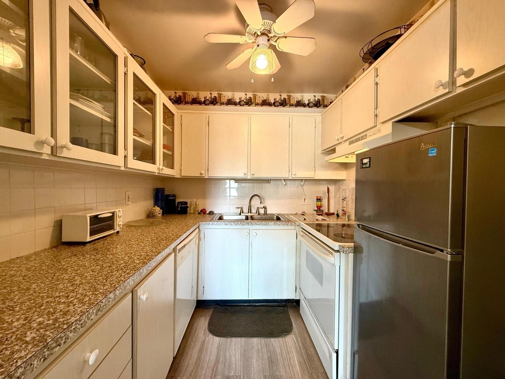 62 Easthampton C - Photo 1