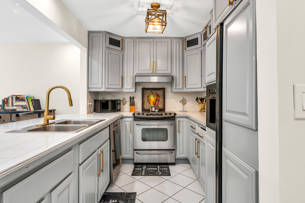 584 Se 20th Avenue - Photo 13