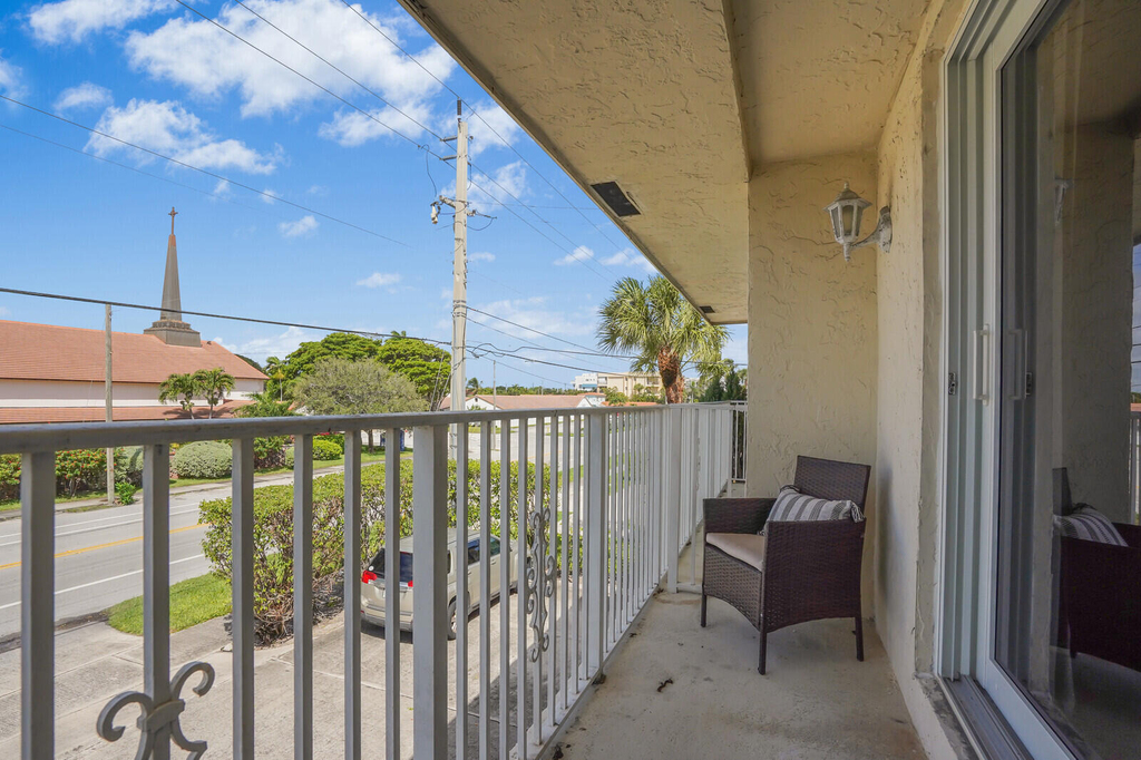 584 Se 20th Avenue - Photo 24