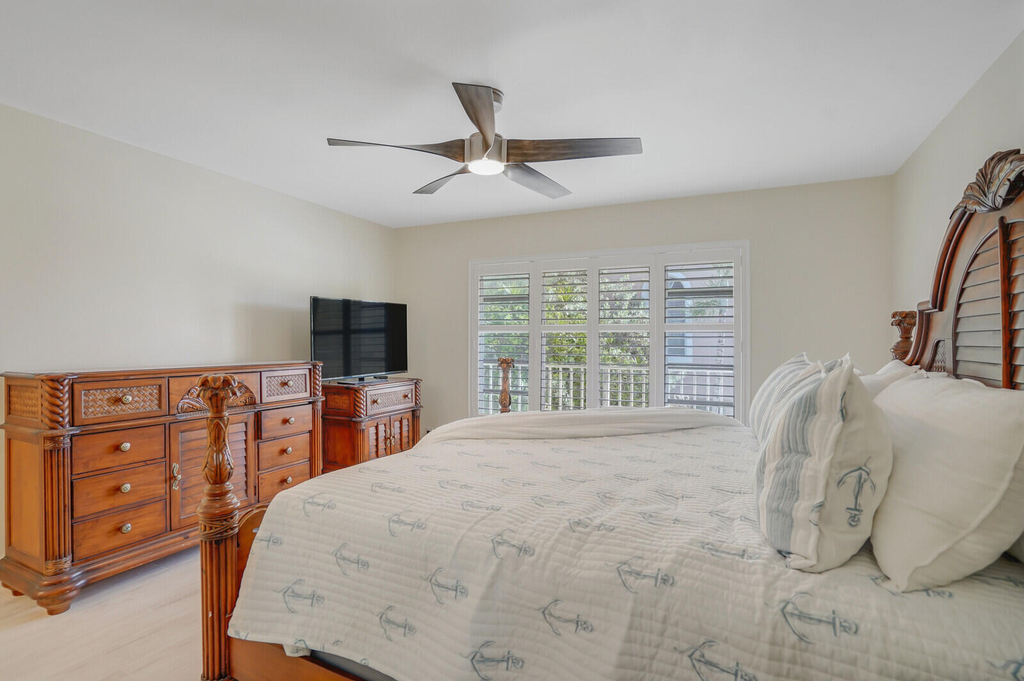 584 Se 20th Avenue - Photo 21