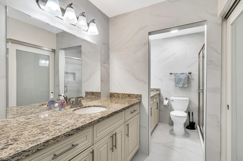 584 Se 20th Avenue - Photo 18