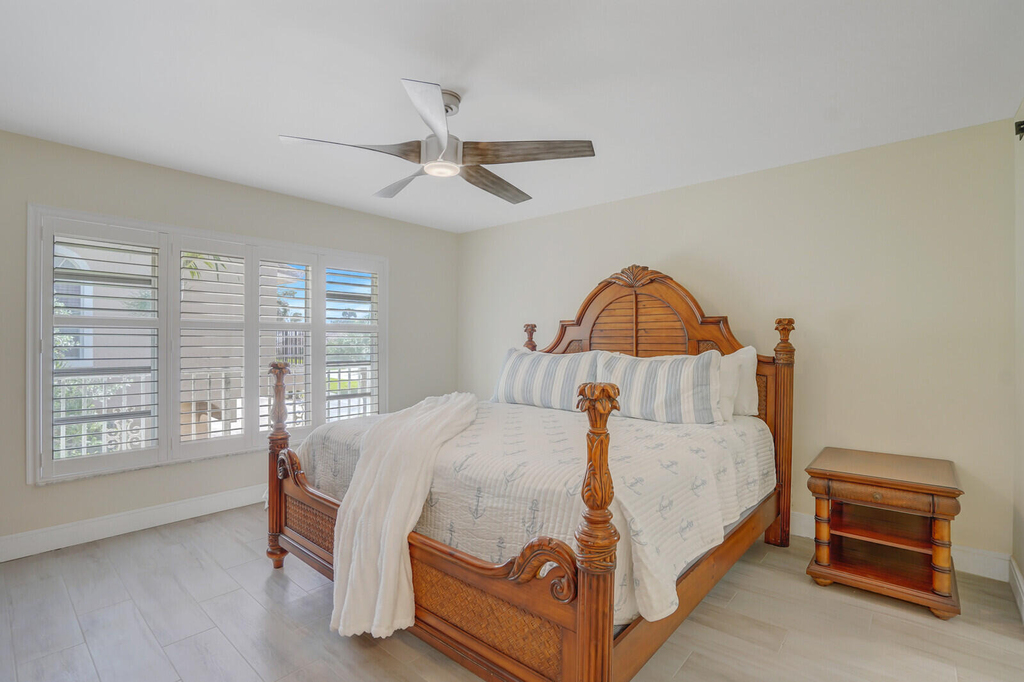 584 Se 20th Avenue - Photo 20