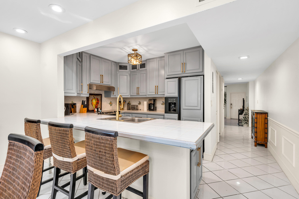 584 Se 20th Avenue - Photo 8