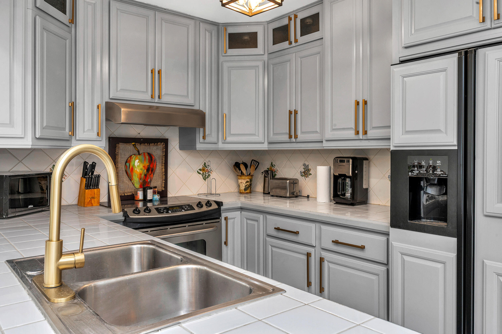584 Se 20th Avenue - Photo 9