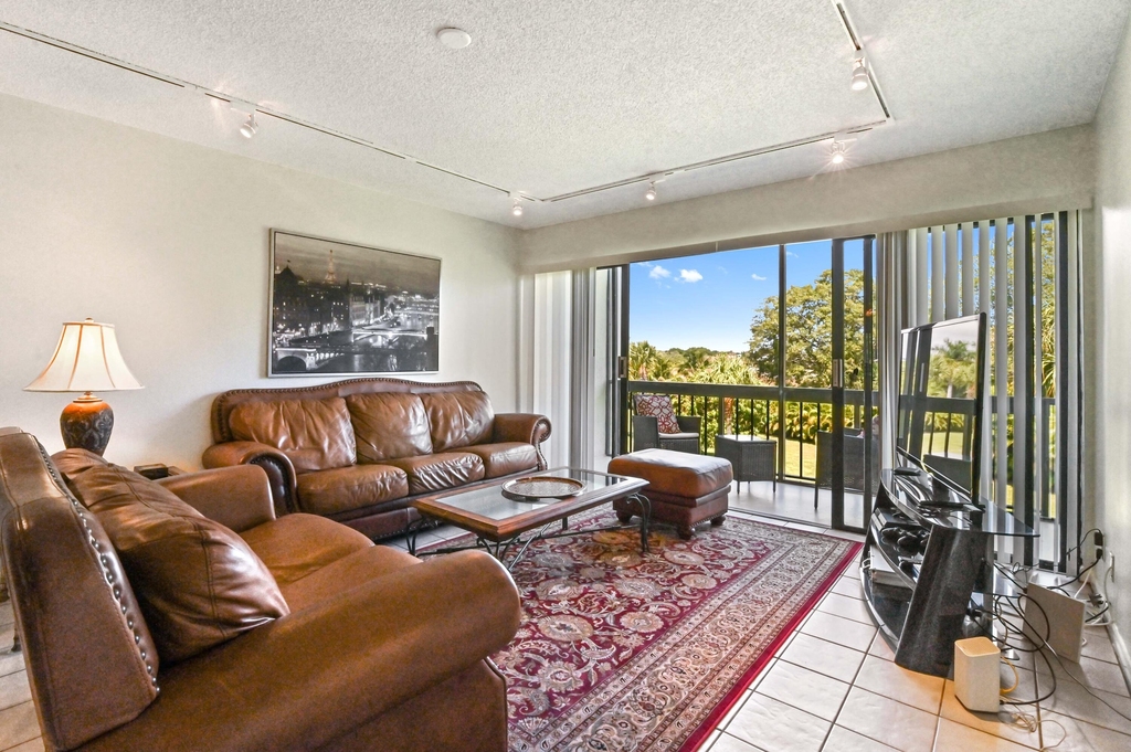 2500 Presidential Way - Photo 0