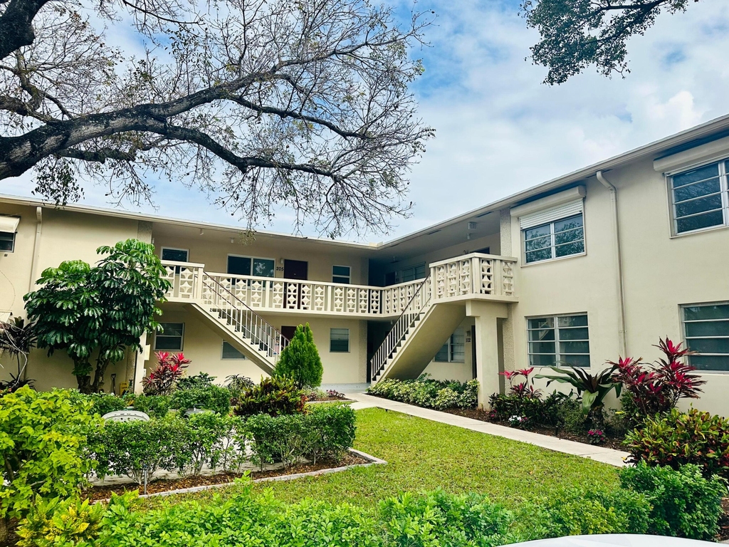 606 S C Street - Photo 0