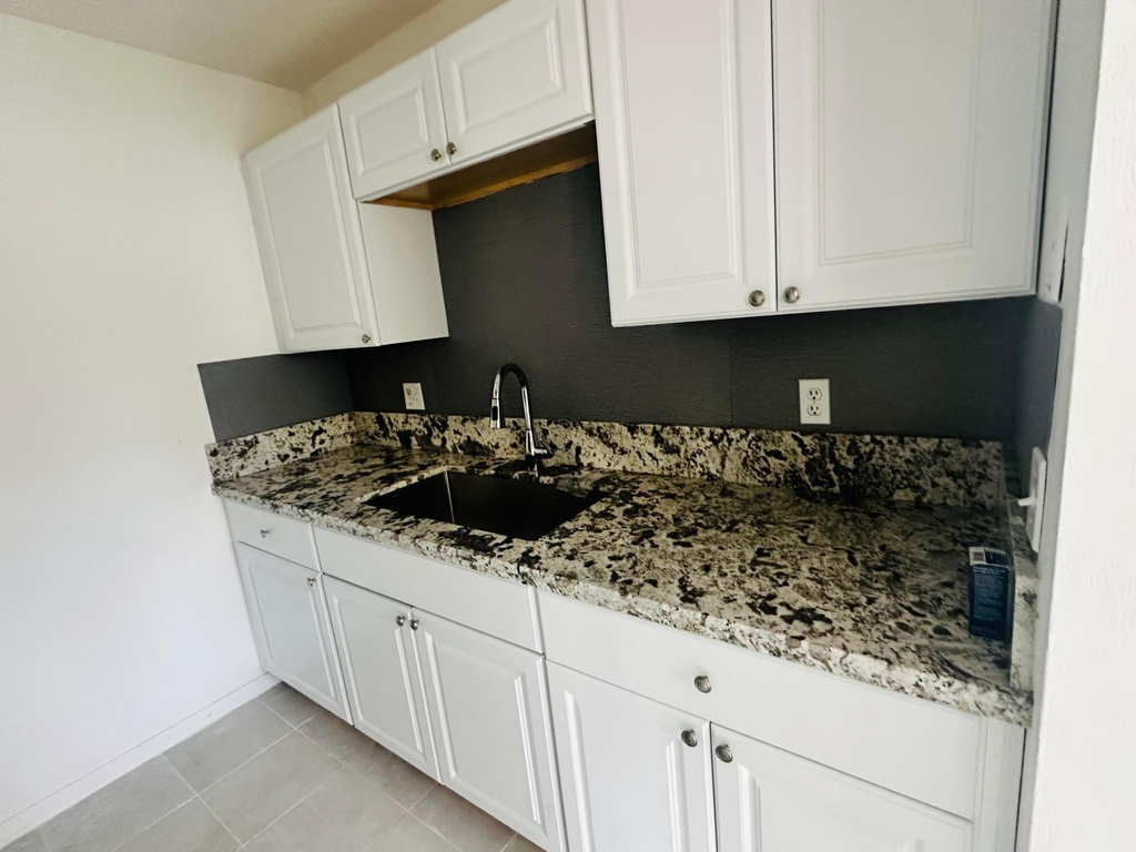 606 S C Street - Photo 5