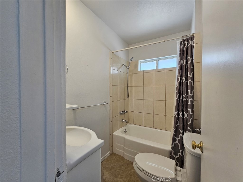 66051 3rd - Photo 7