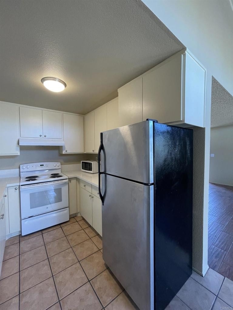 1729 Hollister Street - Photo 5