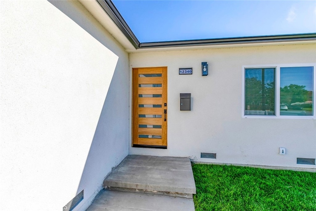 12340 Lull Street - Photo 3