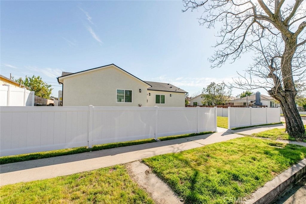 12340 Lull Street - Photo 32