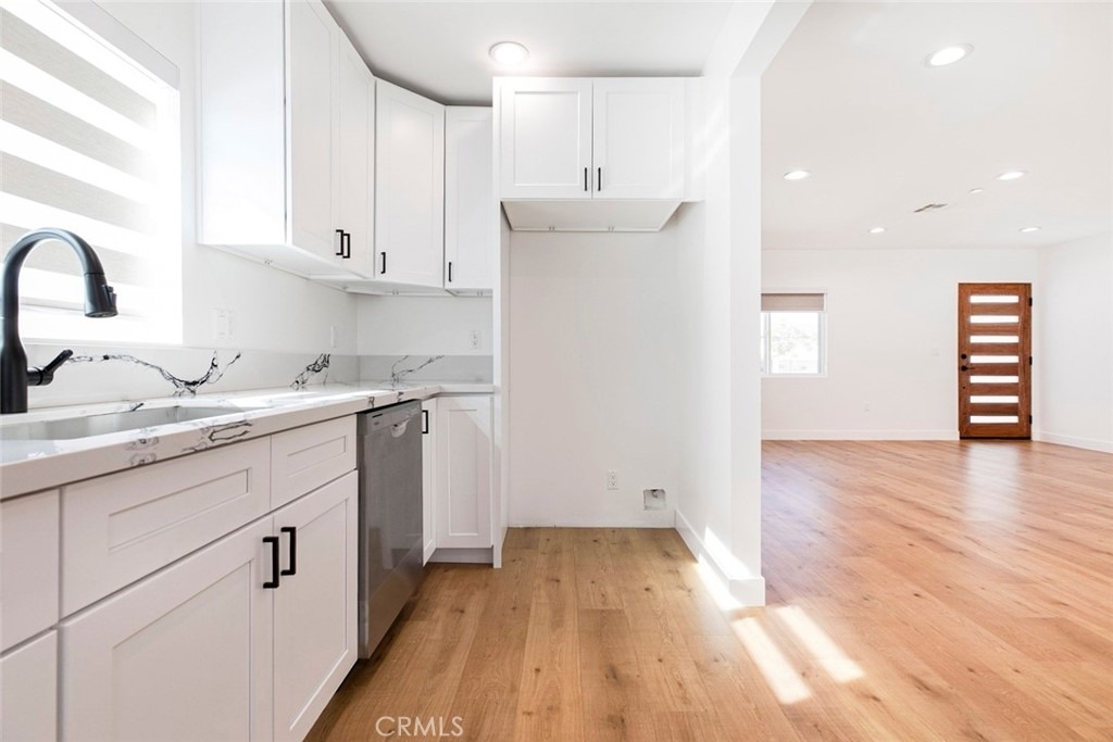 12340 Lull Street - Photo 11