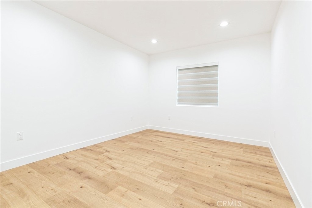 12340 Lull Street - Photo 21