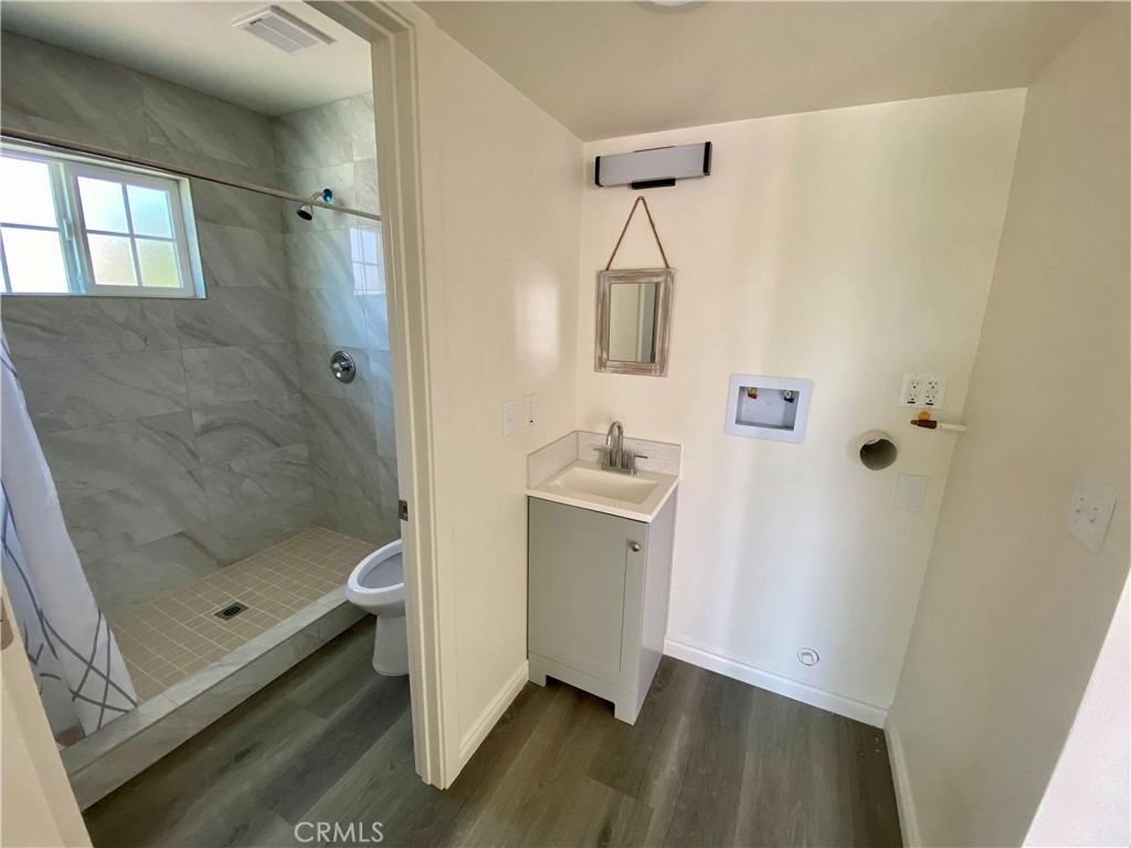 4924 Stewart Ave - Photo 5