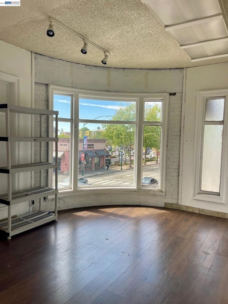 22622 Mission Blvd - Photo 1