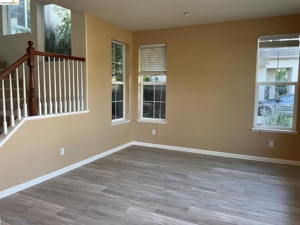 1360 Tiffany Drive - Photo 5