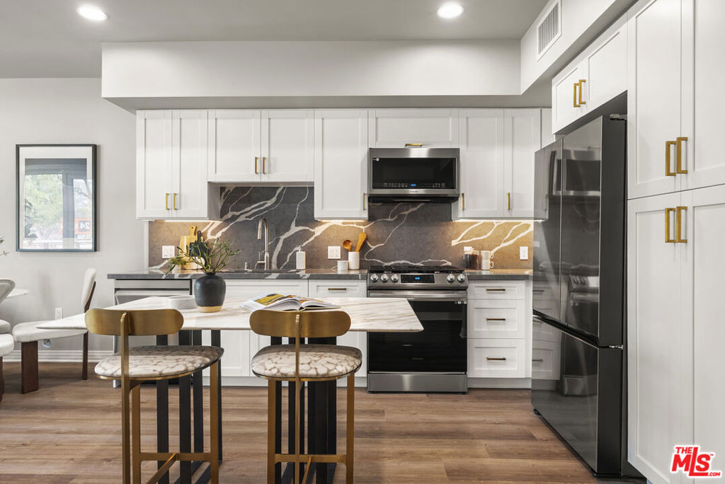 7428 Santa Monica Boulevard - Photo 4