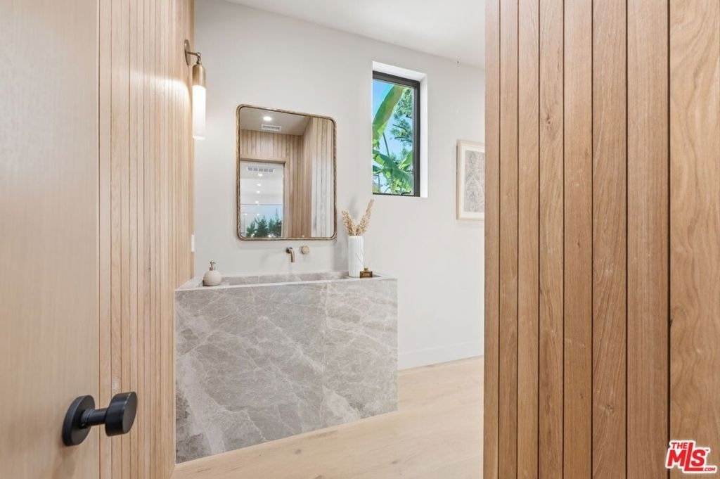 16643 Addison Street - Photo 6