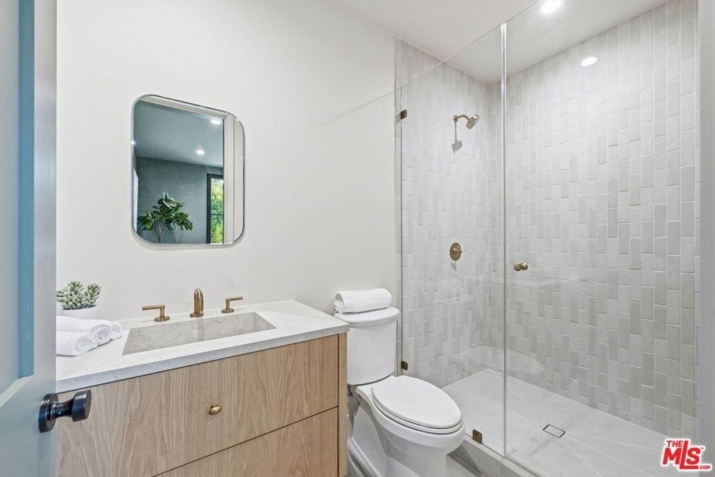 16643 Addison Street - Photo 16
