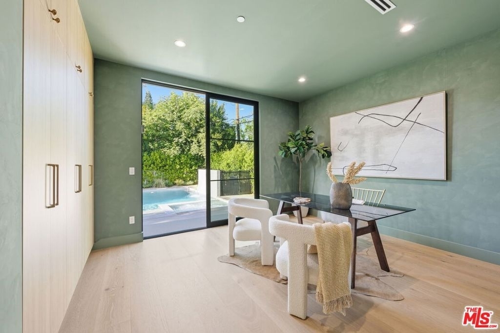 16643 Addison Street - Photo 22