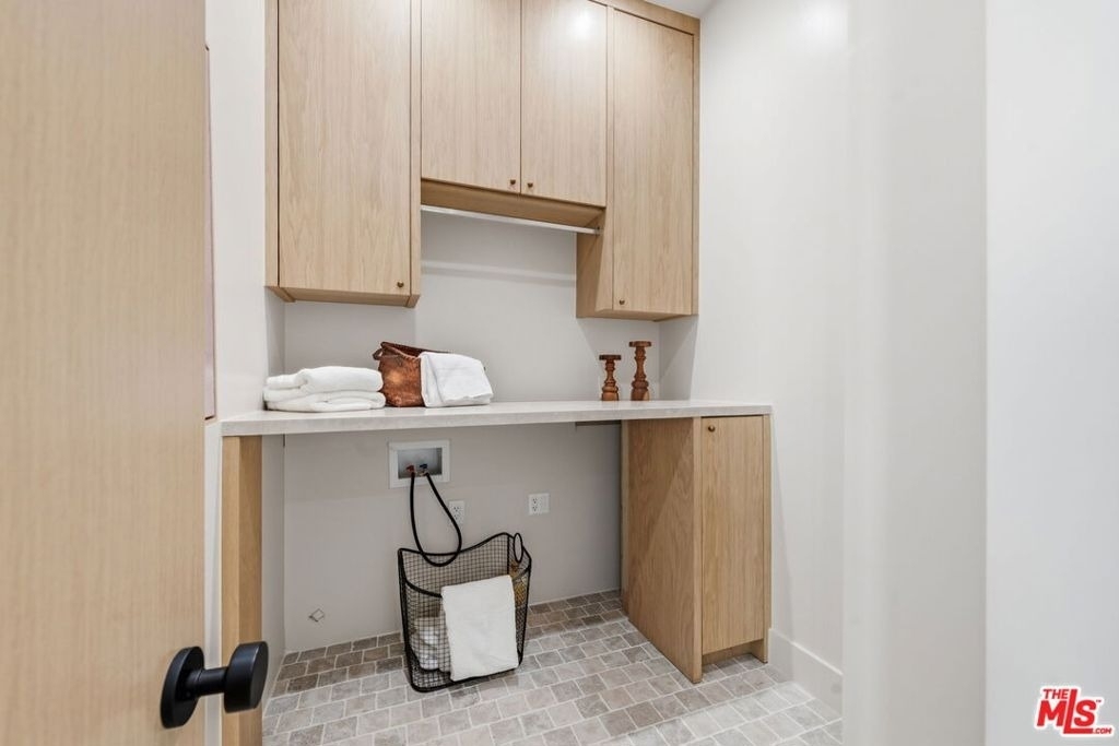16643 Addison Street - Photo 21