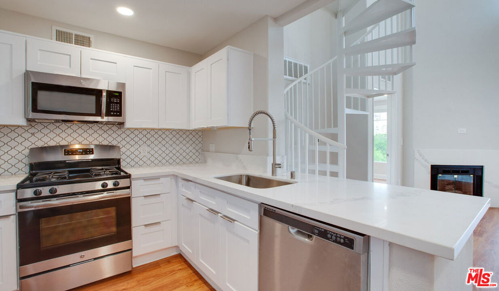 5553 W 6th Street - Photo 0