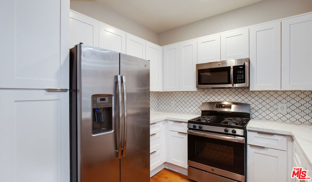 5553 W 6th Street - Photo 2