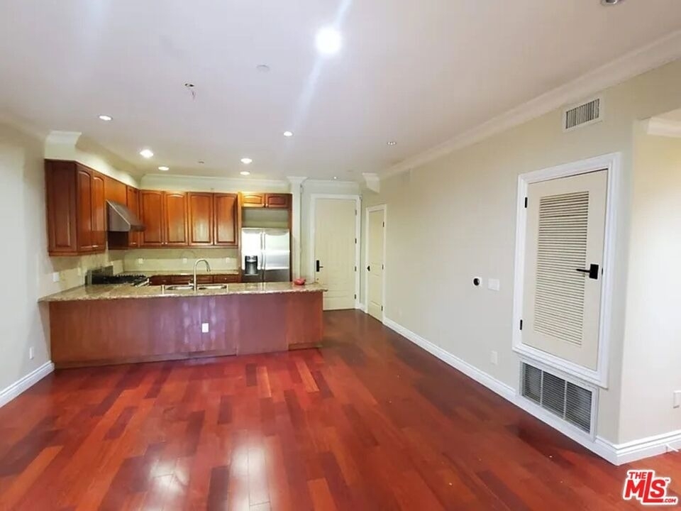 1135 S Shenandoah Street - Photo 24