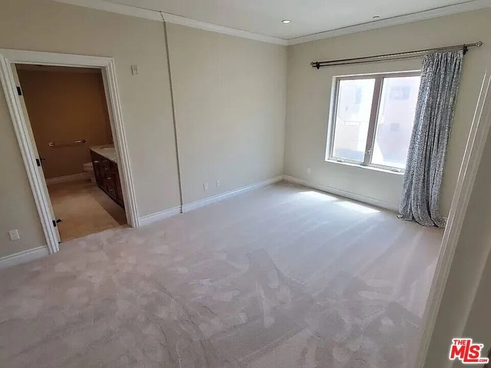 1135 S Shenandoah Street - Photo 7