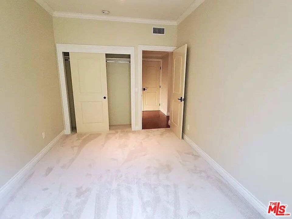 1135 S Shenandoah Street - Photo 13