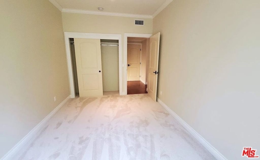1135 S Shenandoah Street - Photo 35