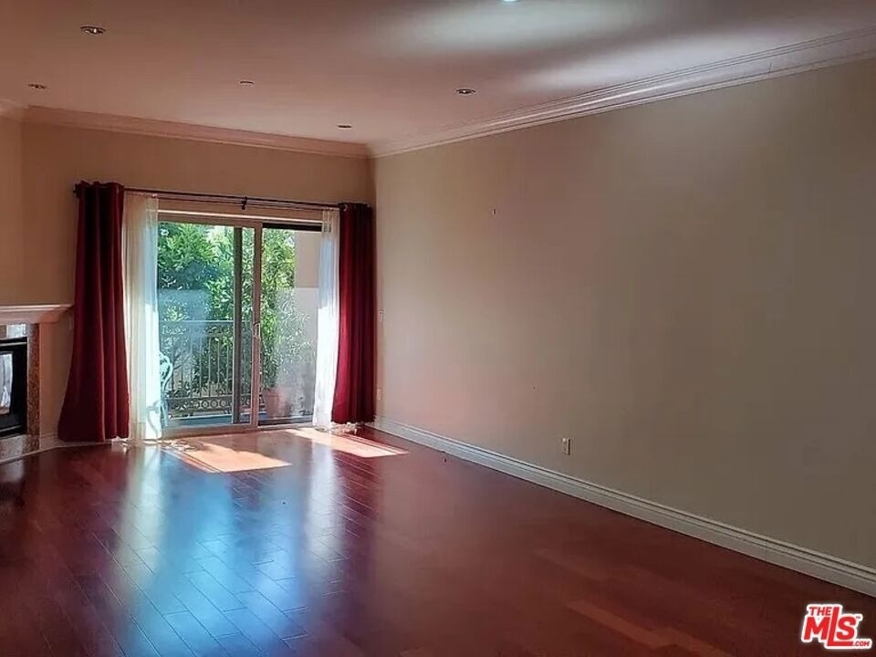 1135 S Shenandoah Street - Photo 5