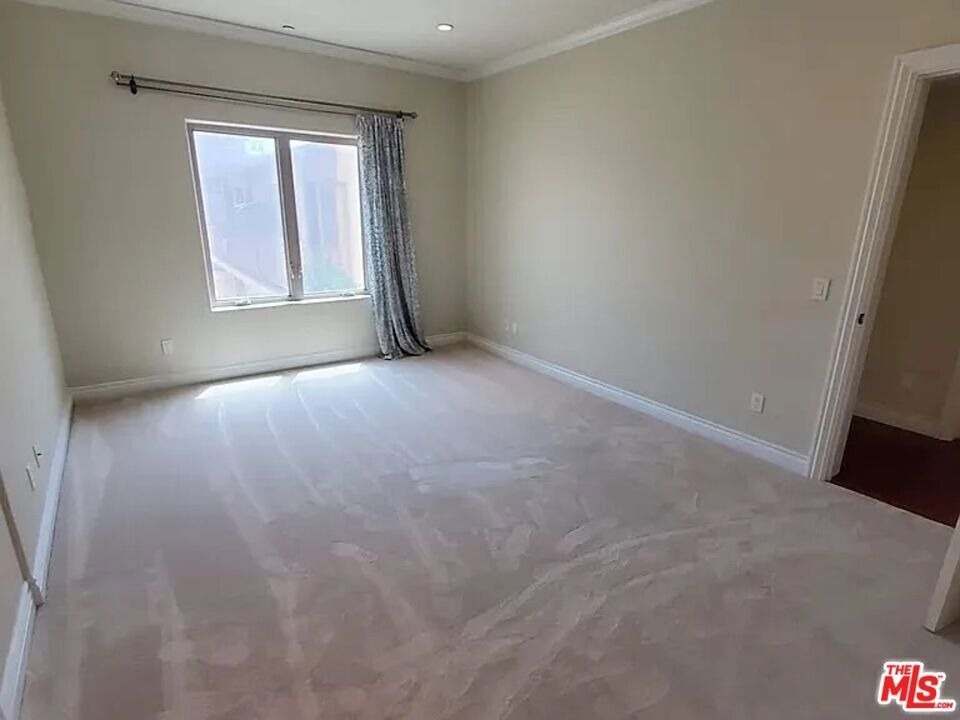 1135 S Shenandoah Street - Photo 8