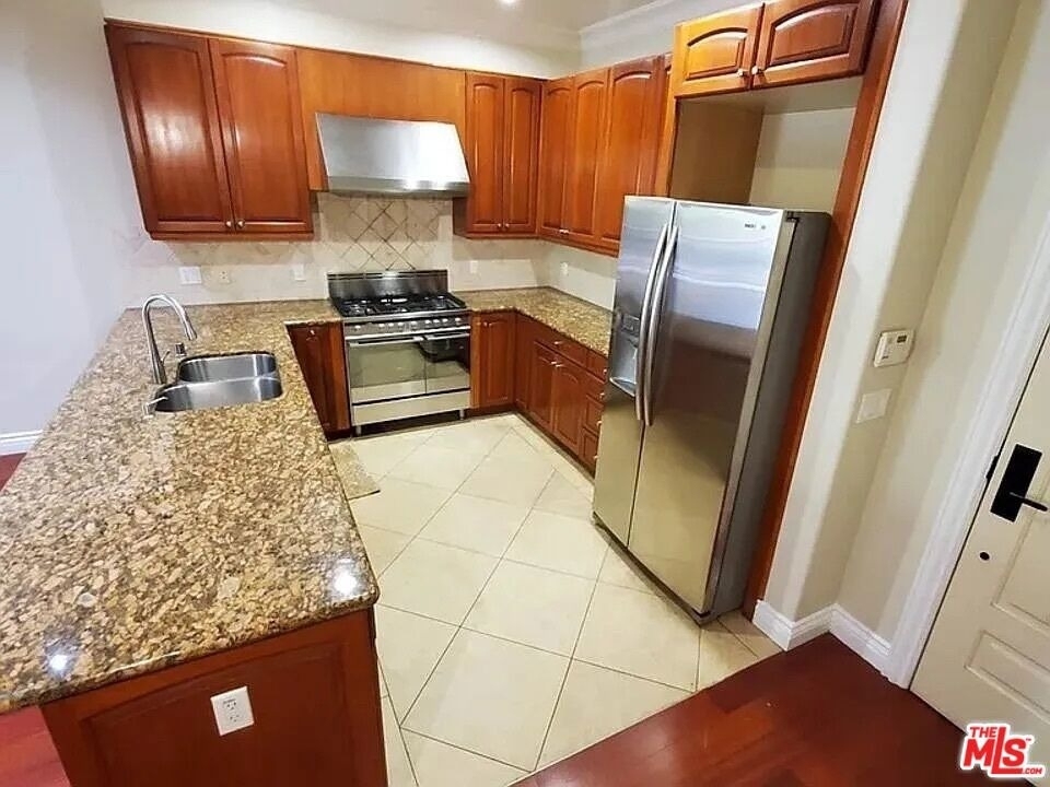 1135 S Shenandoah Street - Photo 3