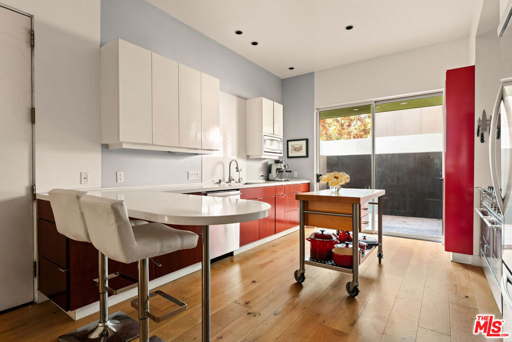 1200 N Sweetzer Avenue - Photo 5