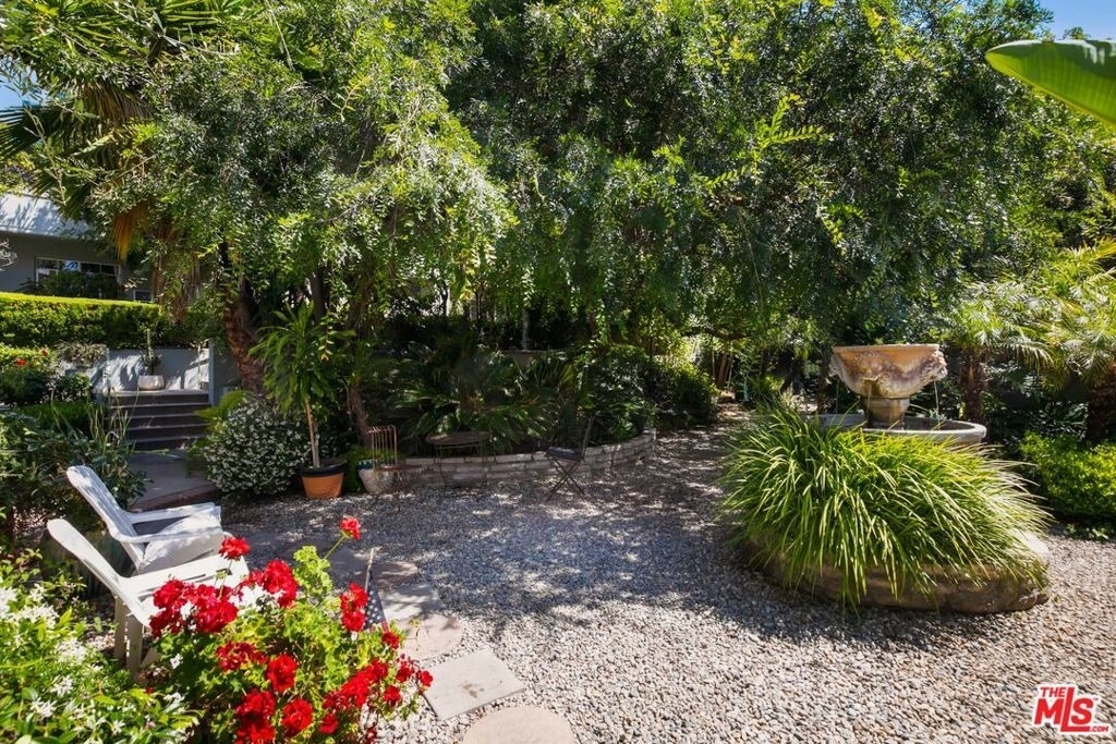1323 N Olive Drive - Photo 6