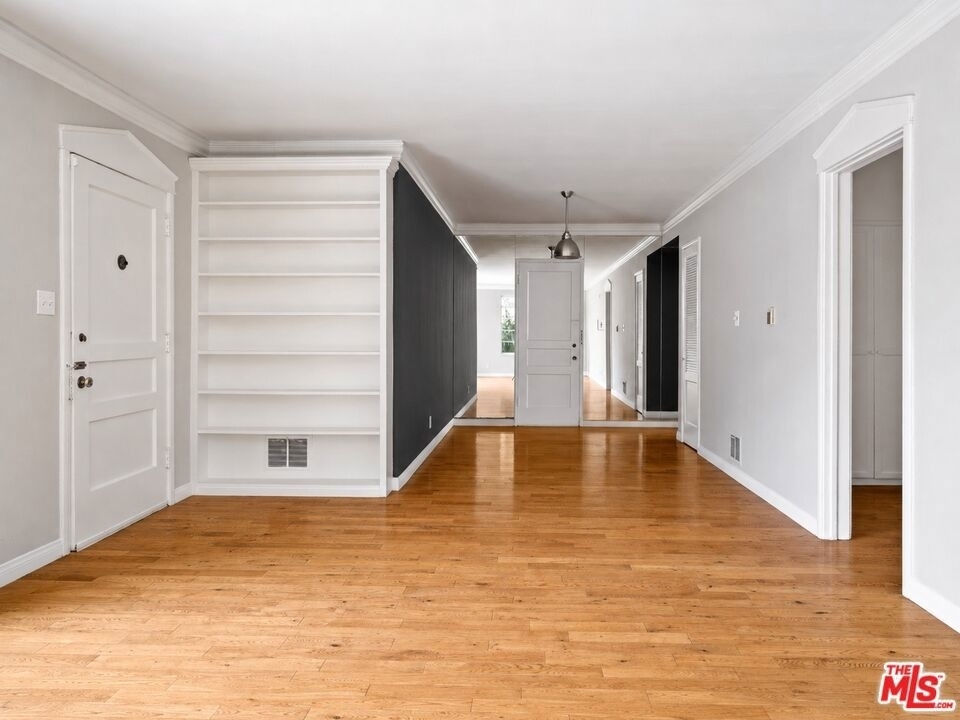 1323 N Olive Drive - Photo 36