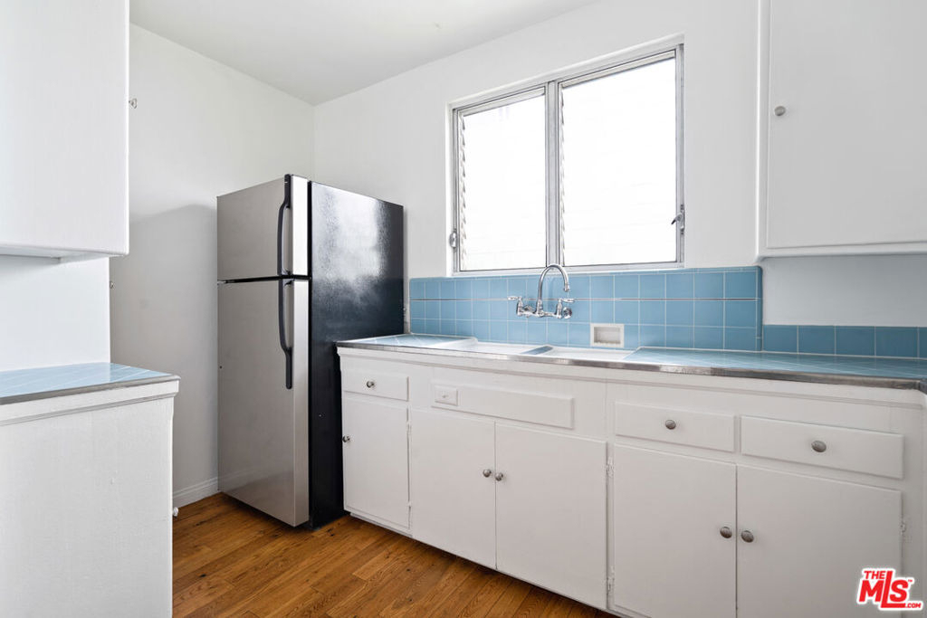 1323 N Olive Drive - Photo 10