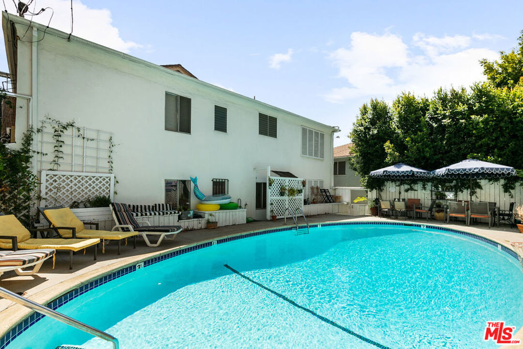 1323 N Olive Drive - Photo 25