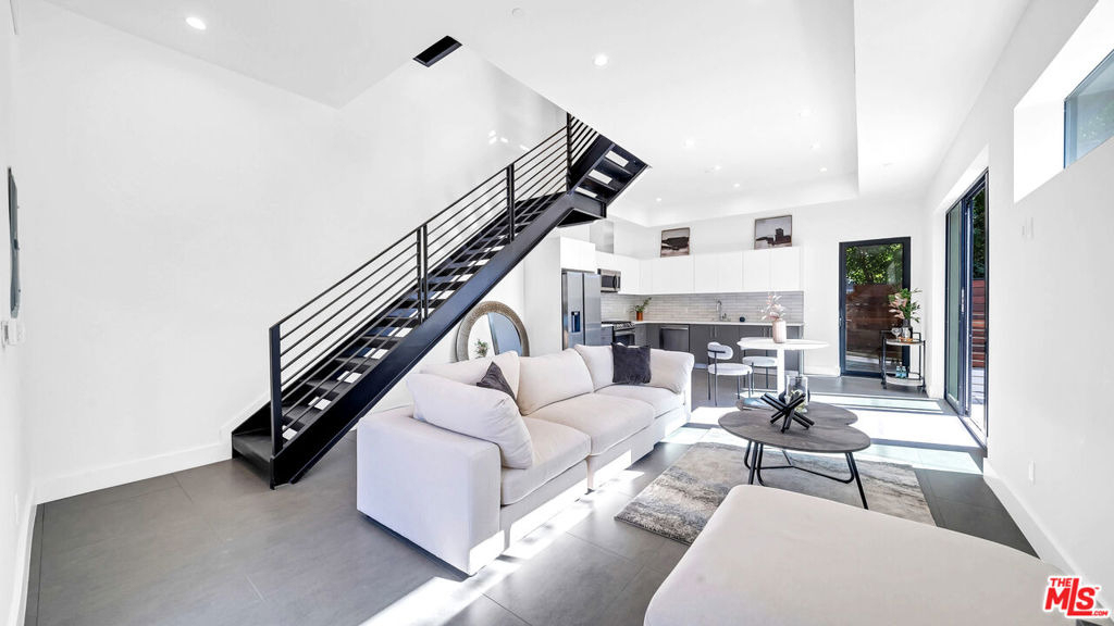 1123 N Formosa Avenue - Photo 4