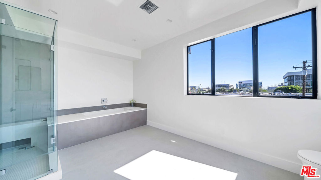 1123 N Formosa Avenue - Photo 22